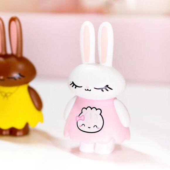 SIMPLY GILDED Vinyl plastic bunny figurine NEW - Picture 3 of 5